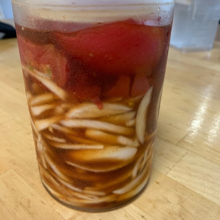 酢玉ねぎ、トマト